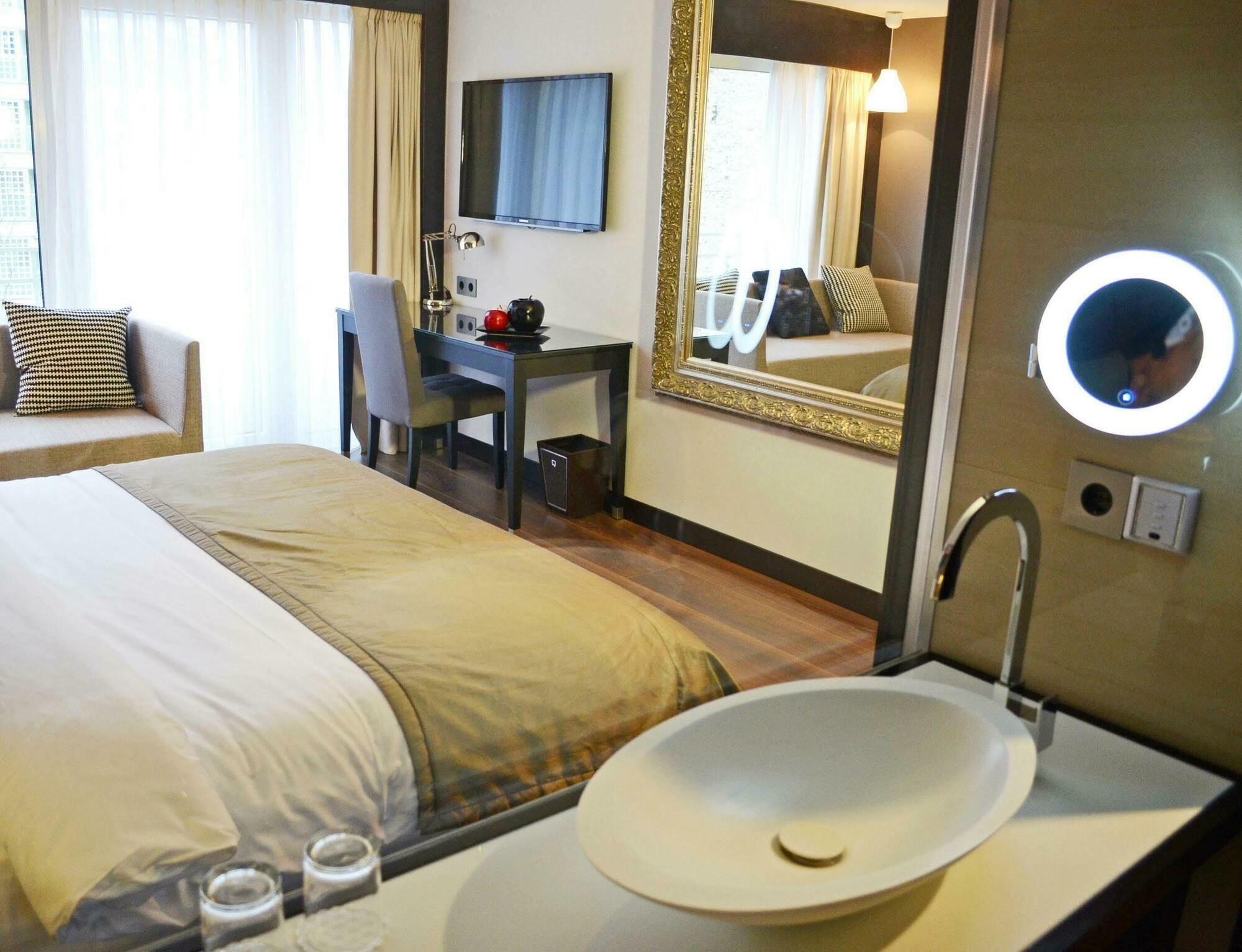 Quentin Am Kurfürstendamm Hotel 4*
